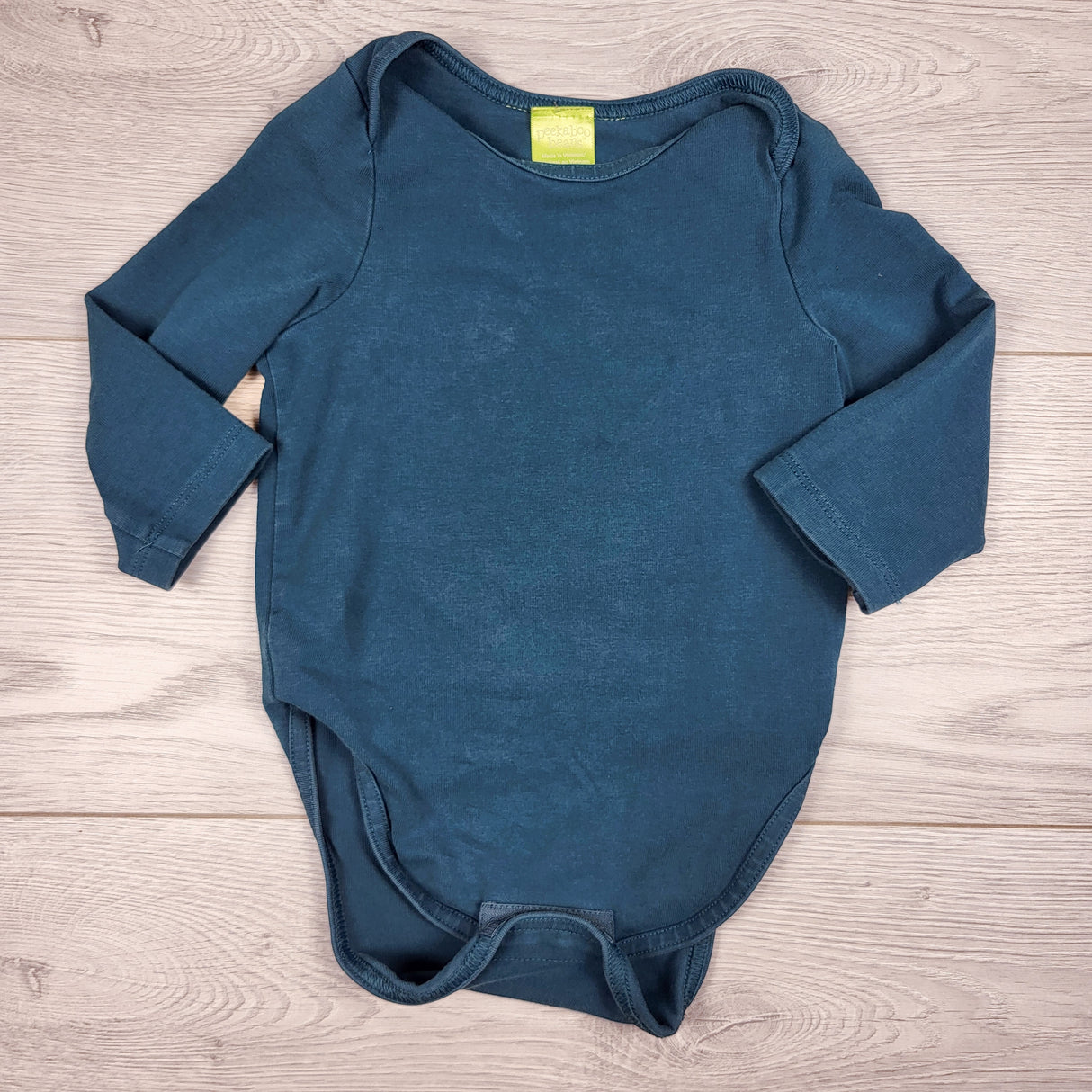 Peekaboo Beans teal bodysuit. Size 6-12 months