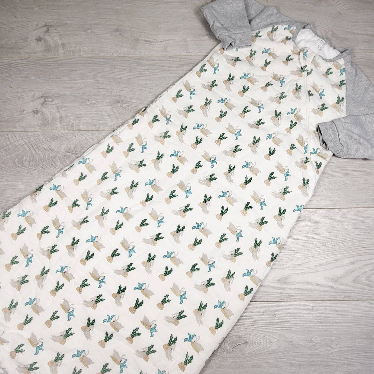 Nest Designs raglan sleepsack with bunnies + veggies. Size 12-24 months