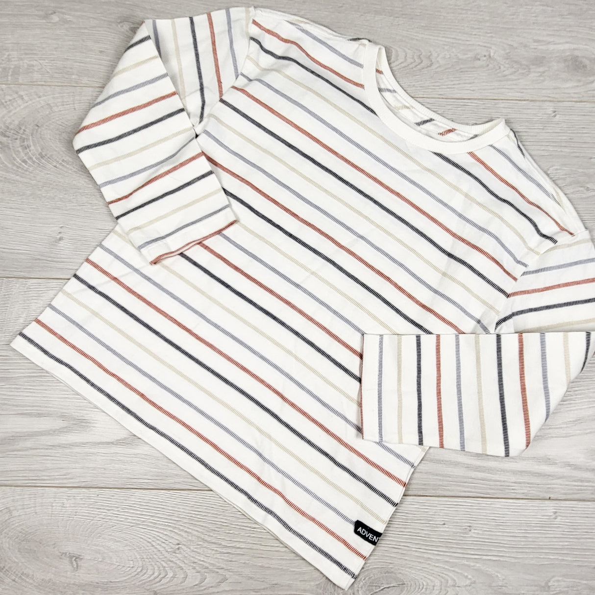 Tahari white striped long sleeve top. Size 5T