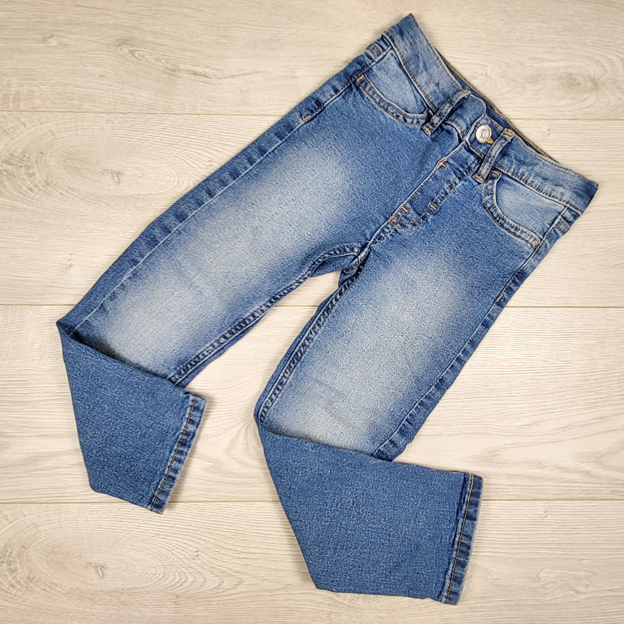 H and M slim fit jeans. Size 4/5T