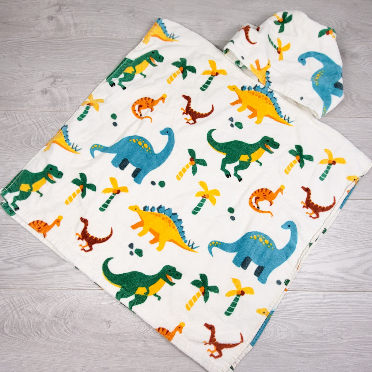 White dinosaur print hooded towel
