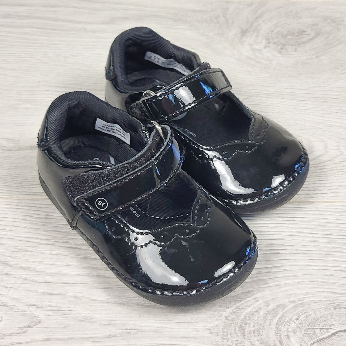Stride Rite Soft Motion Ginny Mary Janes patent leather shoes. Size 4M