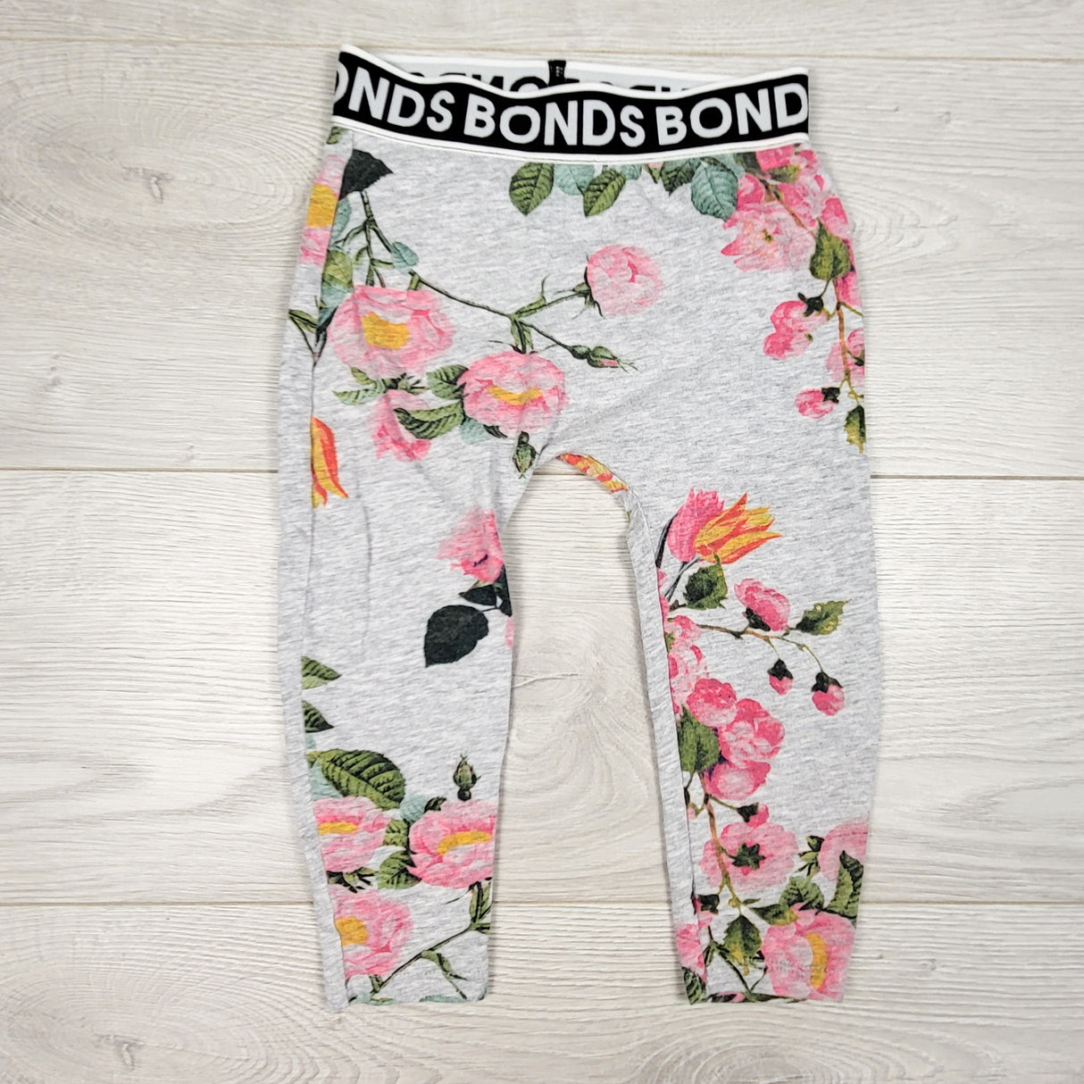 Bonds grey floral print leggings. Size 12-18 months