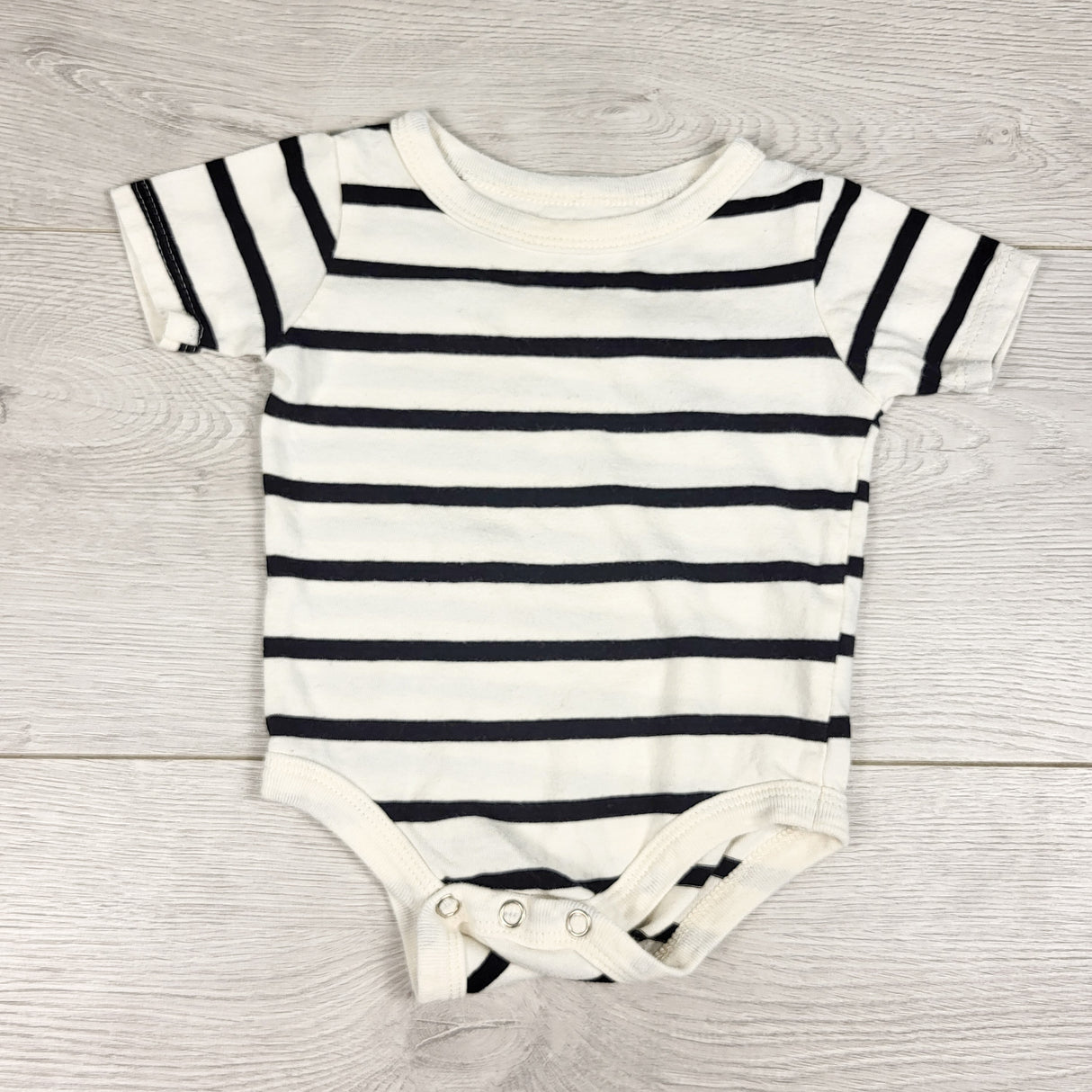 Mini Mioche striped organic cotton bodysuit. Size 3-6 months