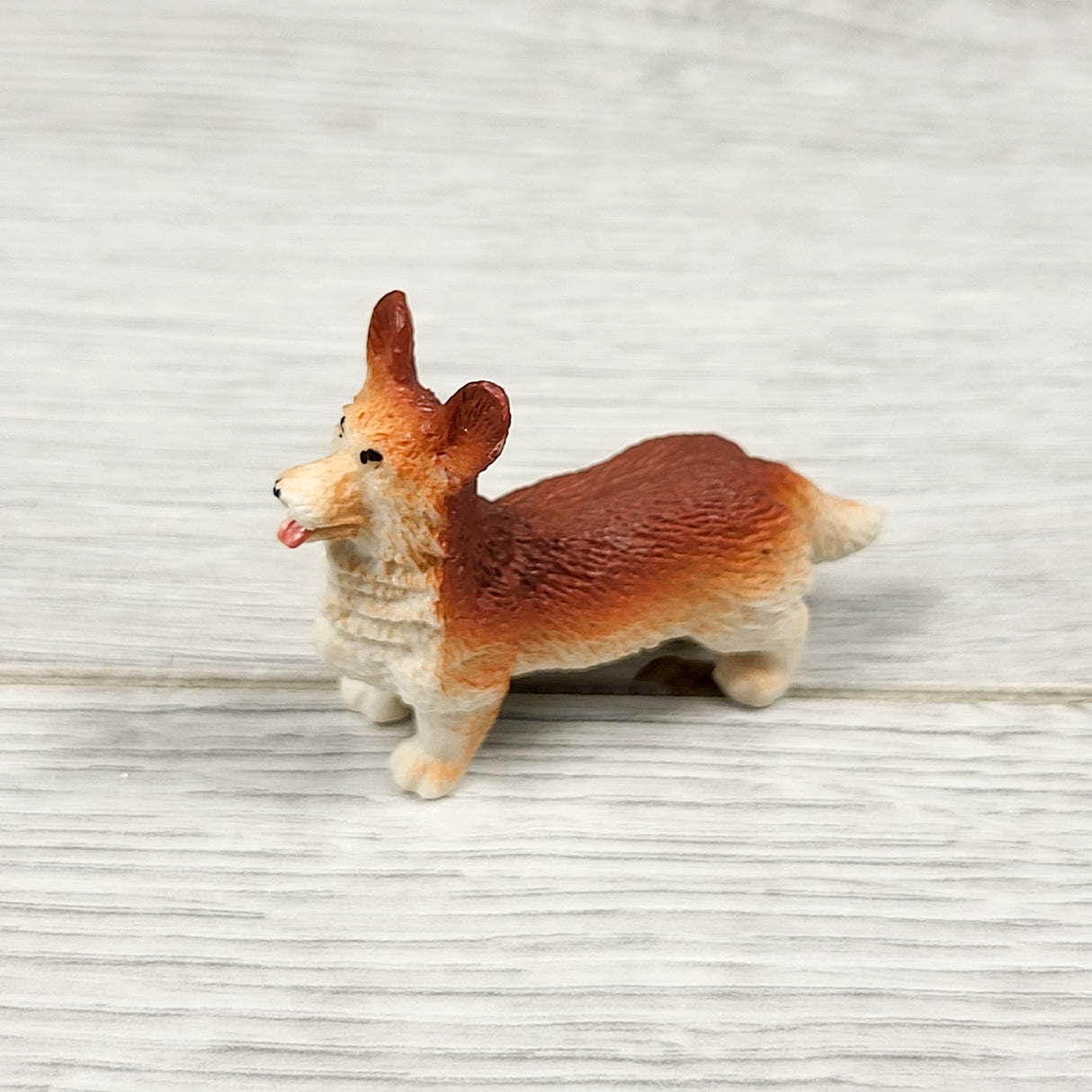Schleich corgi figure
