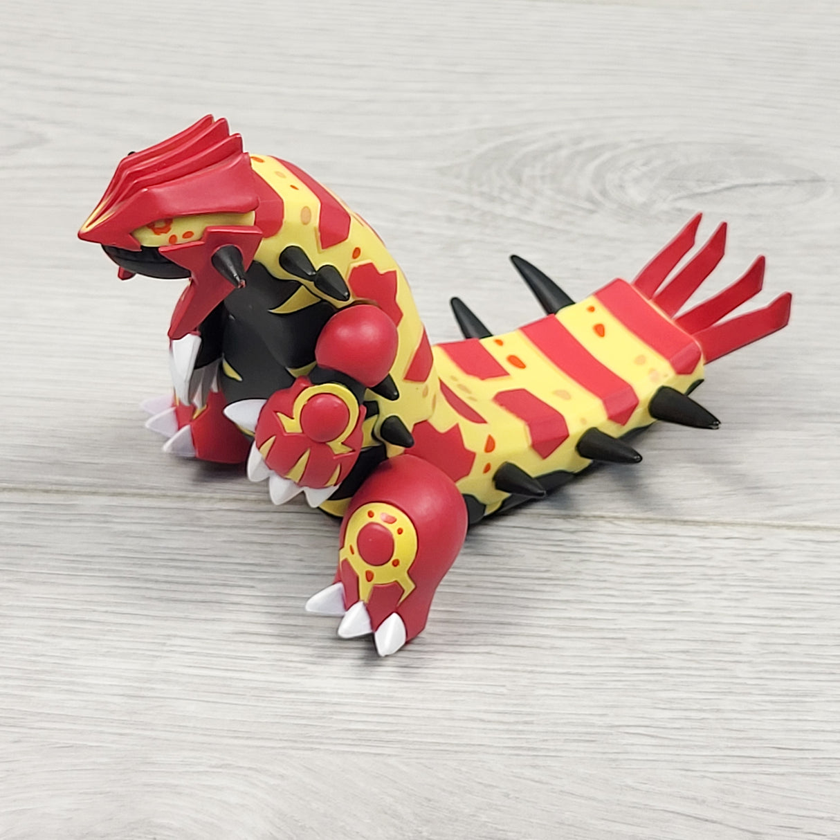 Pokémon Moncolle Primal Groudon vinyl figure