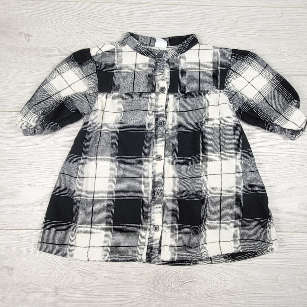 Old Navy black and white plaid flannel dress. Size 3-6 months