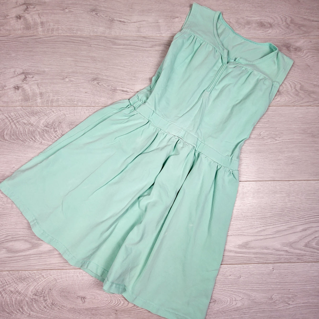 Peekaboo Beans mint green sleeveless dress. Size 8