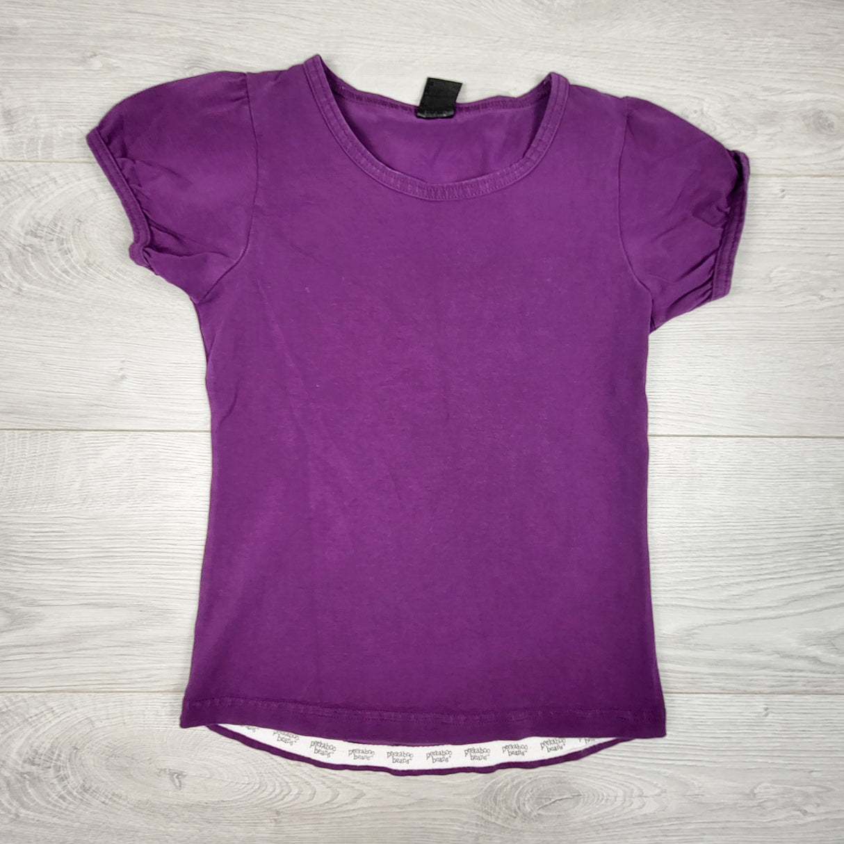 Peekaboo Beans purple t-shirt. Size 7