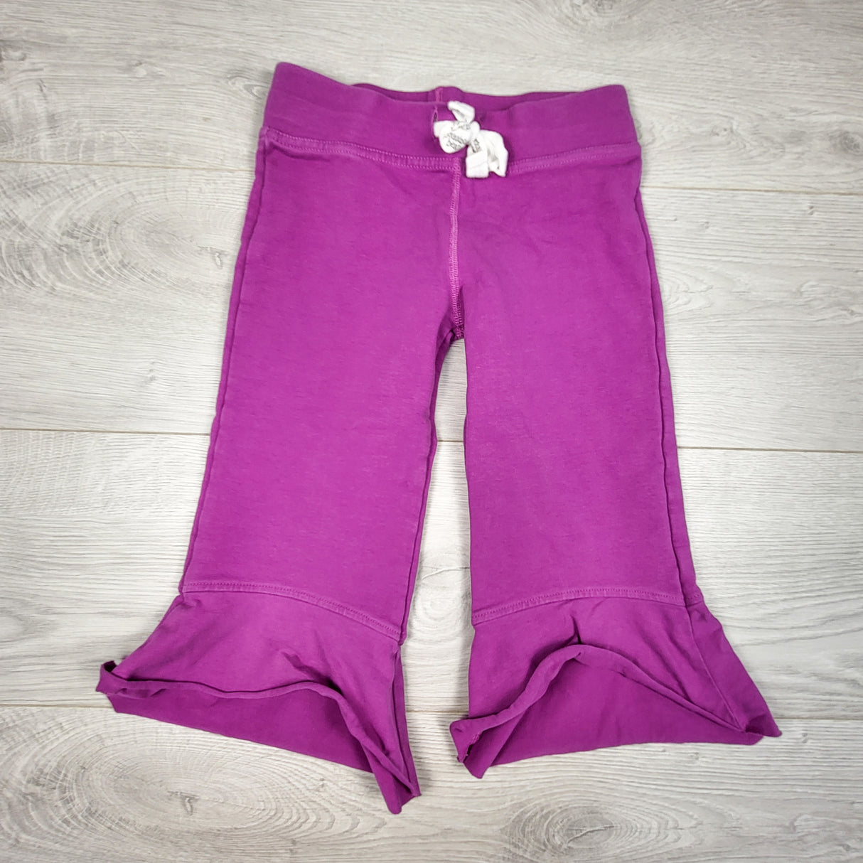 Peekaboo Beans purple-pink cropped ruffle pants. Size 5T