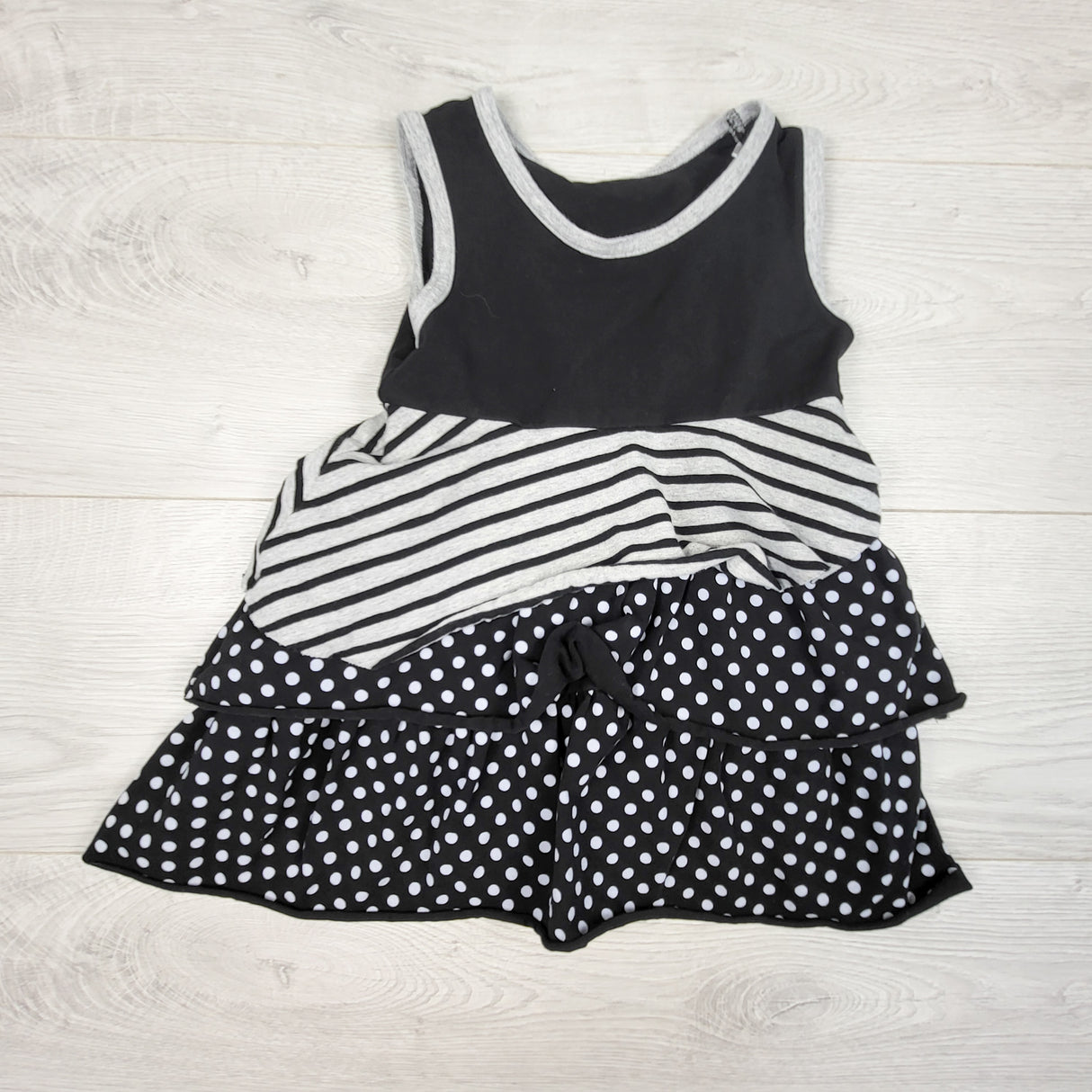 Peekaboo Beans tiered polka dot sleeveless dress. Size 3T