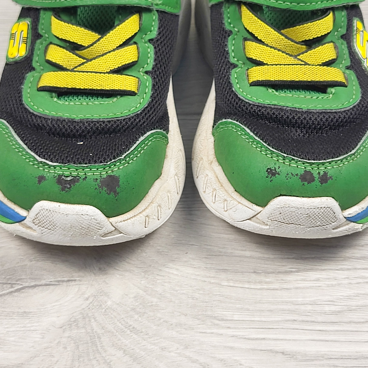 Skechers x John Deere running shoes. Size 8