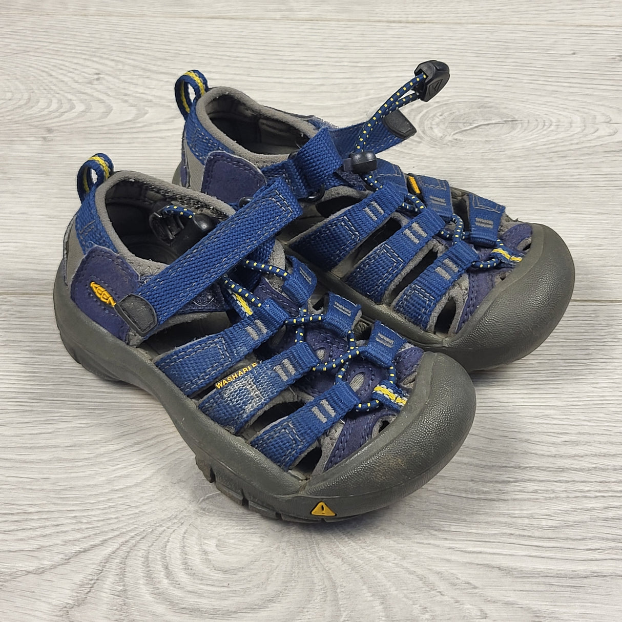 Keen blue washable sport sandals. Size like an 8