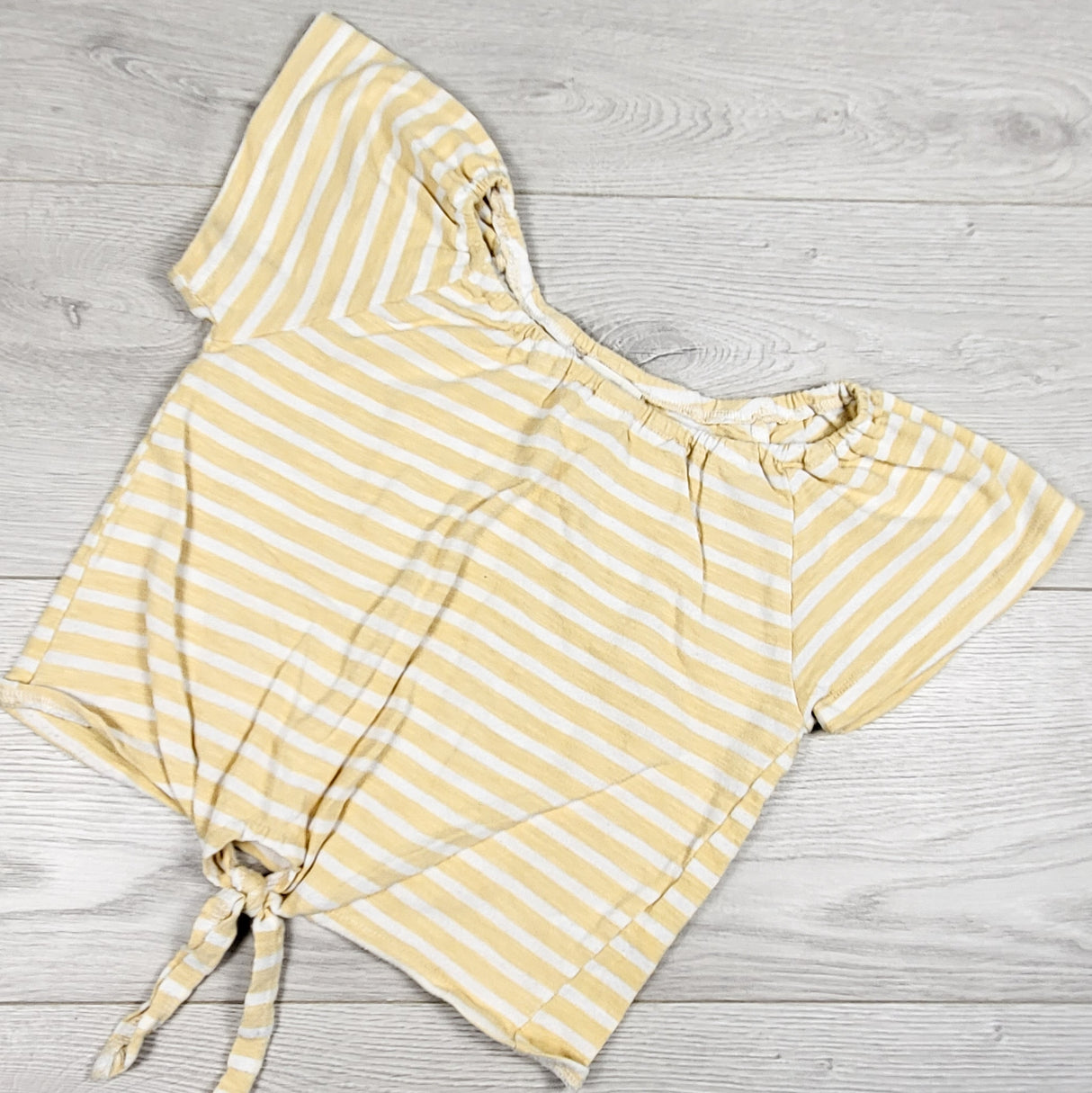 Vingnette yellow striped knotted "Esme" top. Size 7