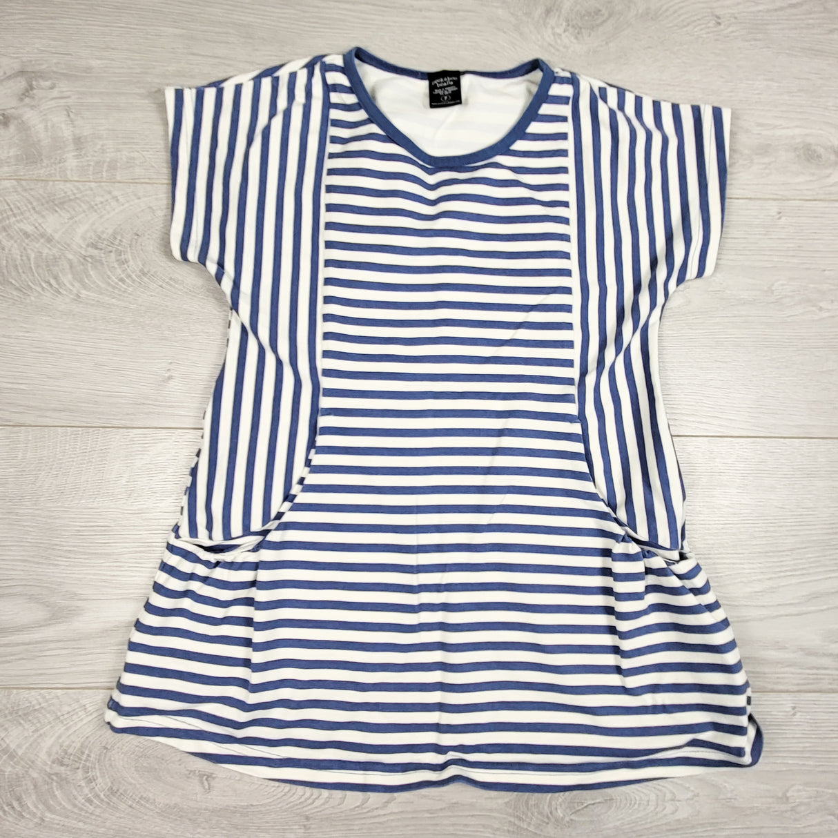 Peekaboo Beans blue striped top. Size 7