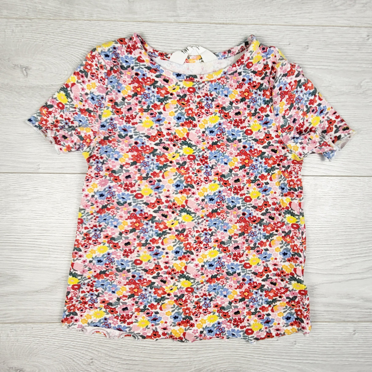 H and M ribbed floral print t-shirt. Size 4-6 Years