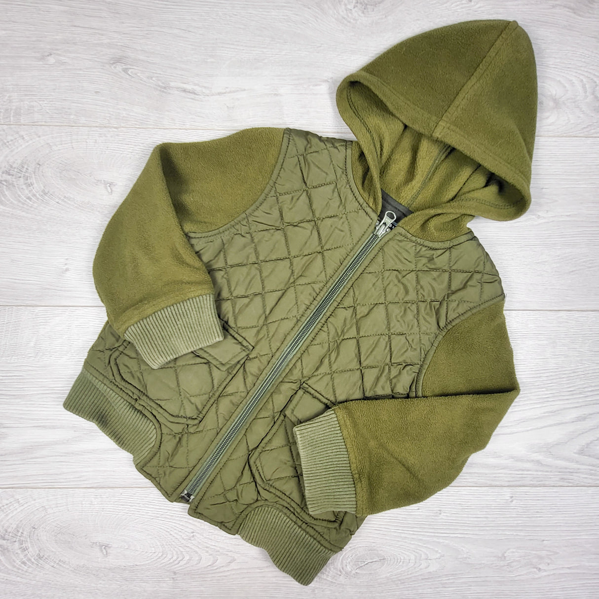 Old Navy green quilted zip up fleece hoodie. Size 4T
