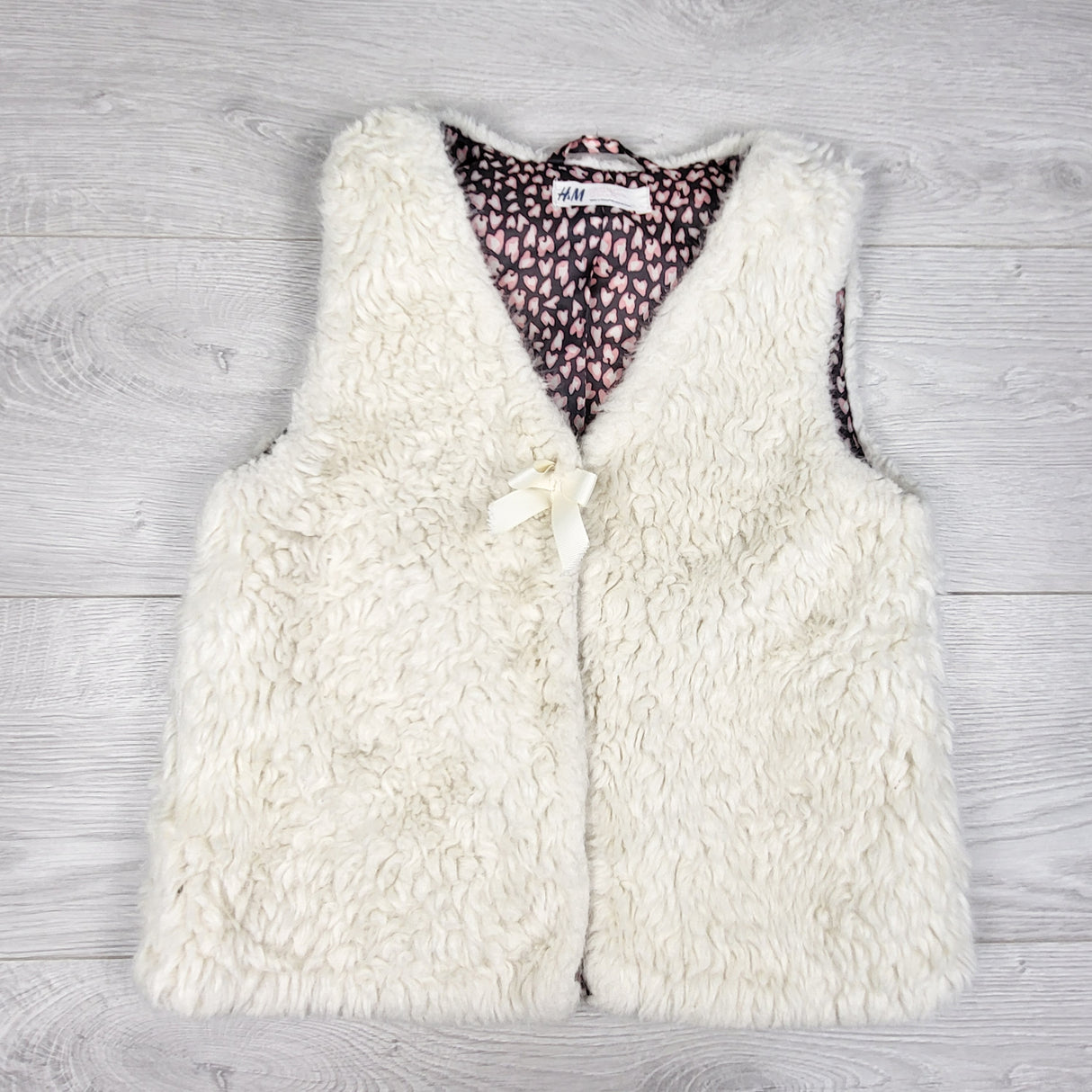 H and M white faux fur ves. Size 8/9