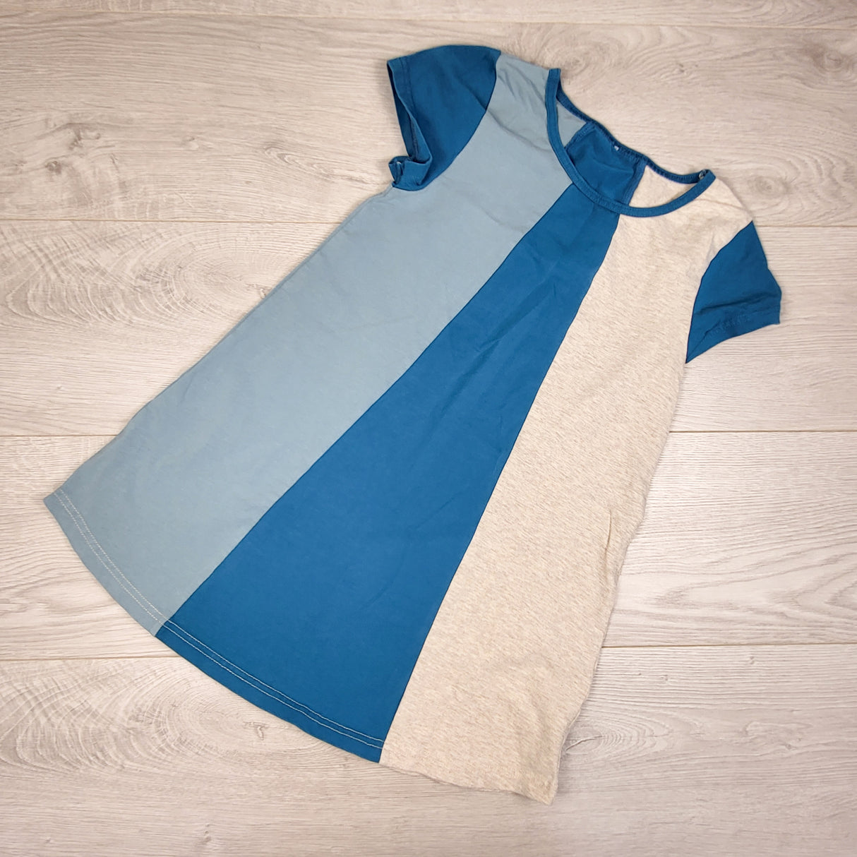 Peeakboo Beans blue and teal 3-panel colour block dress. Size 8