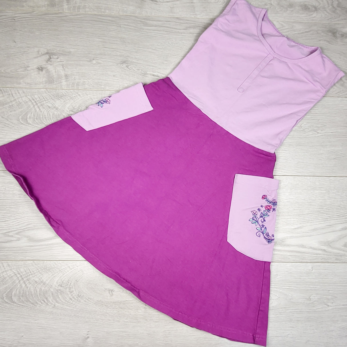 Peekaboo Beans two-tone purple colour block dress with flower pocket. Size 8