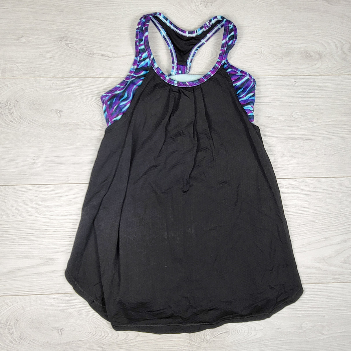 Ivivva (Lululemon) black double dutch tank top with built in sports bra. Size 8