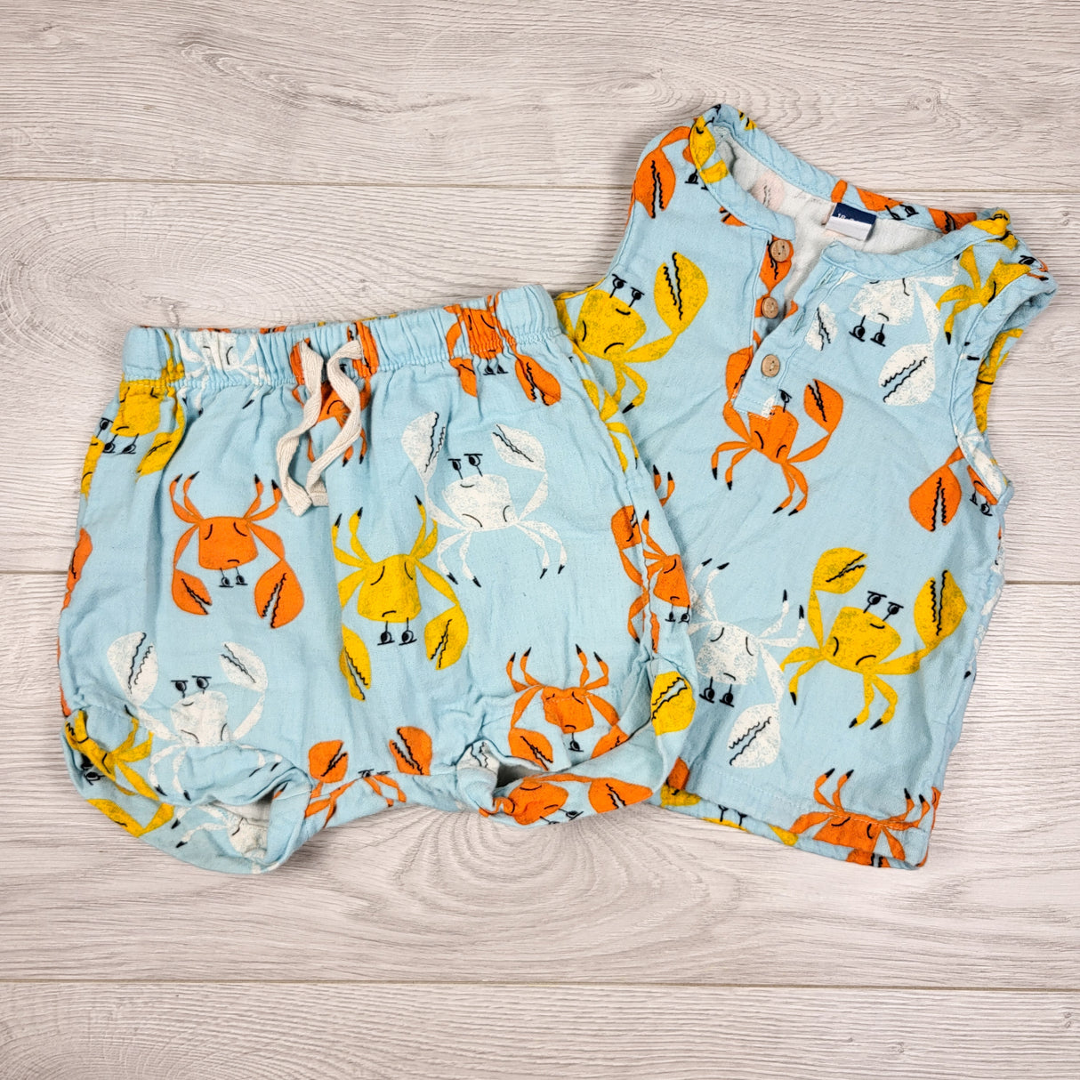 Old Navy blue cotton 2pc set with crabs. Size 18-24 months