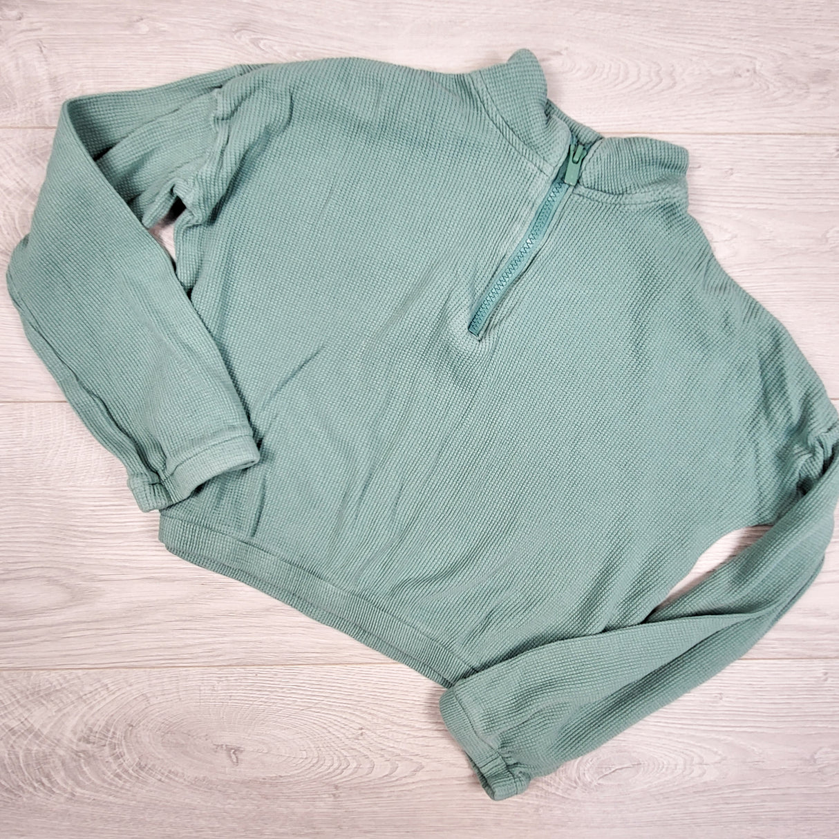 Old Navy green cropped quarter zip pullover. Size 10/12