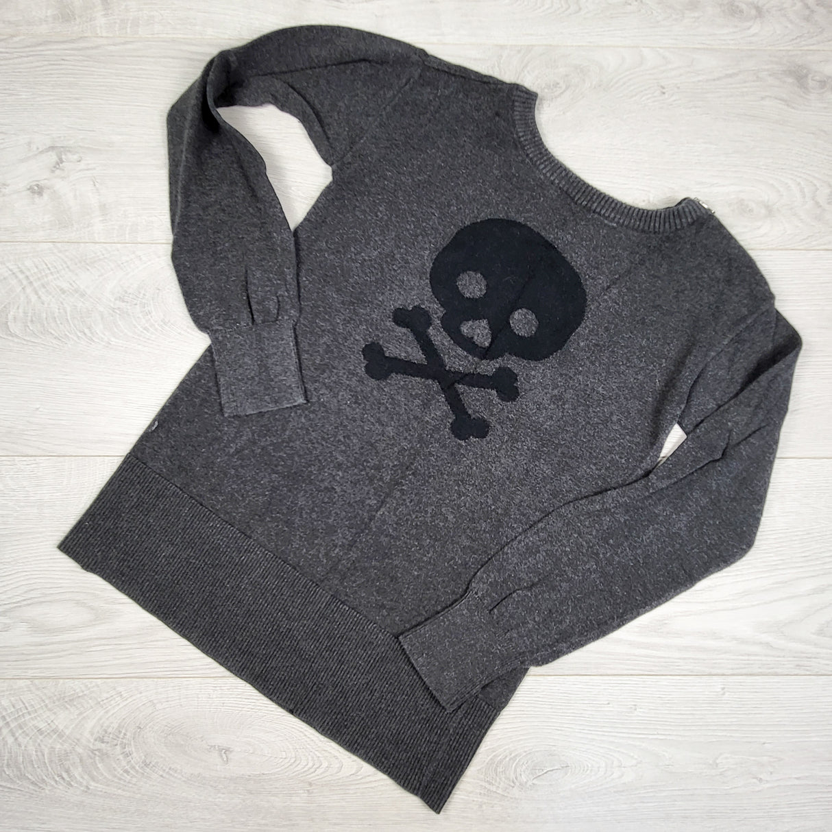 Gap grey skeleton tunic length sweater. Size 12