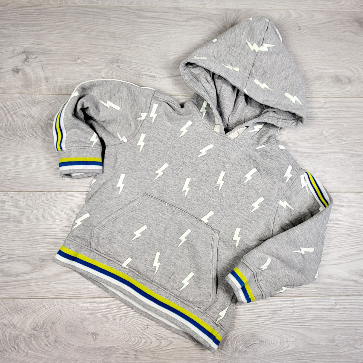 Hatley grey pullover hoodie with glow in the dark lightening bolts. Size 4T