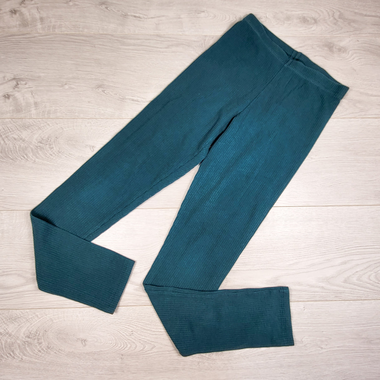 Old Navy forest green ribbed leggings. Size 14/16