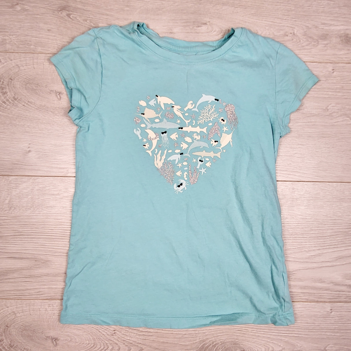 Gap blue t-shirt with ocean creatures. Size medium (8)