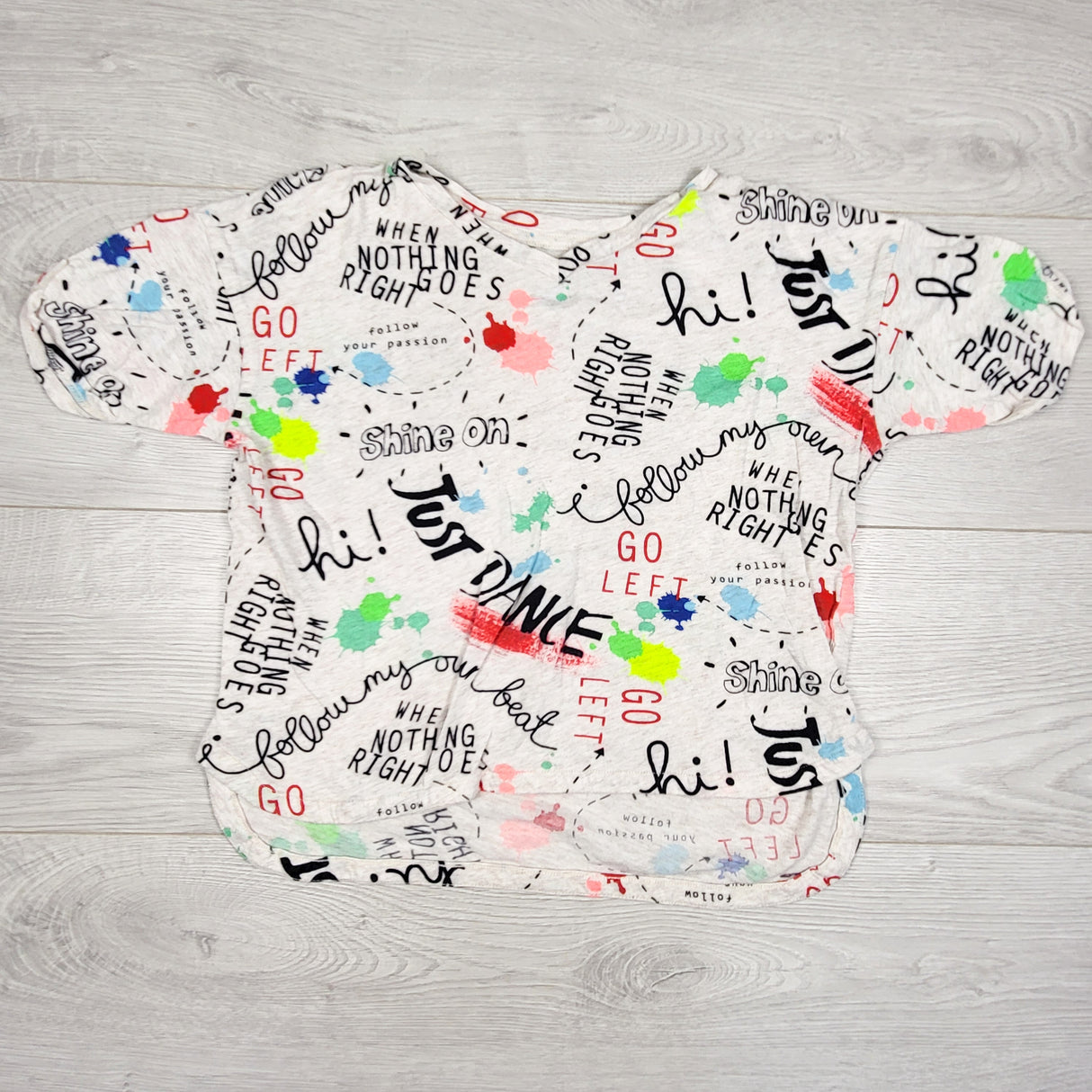 Gap beige graffiti t-shirt. Size 6/7