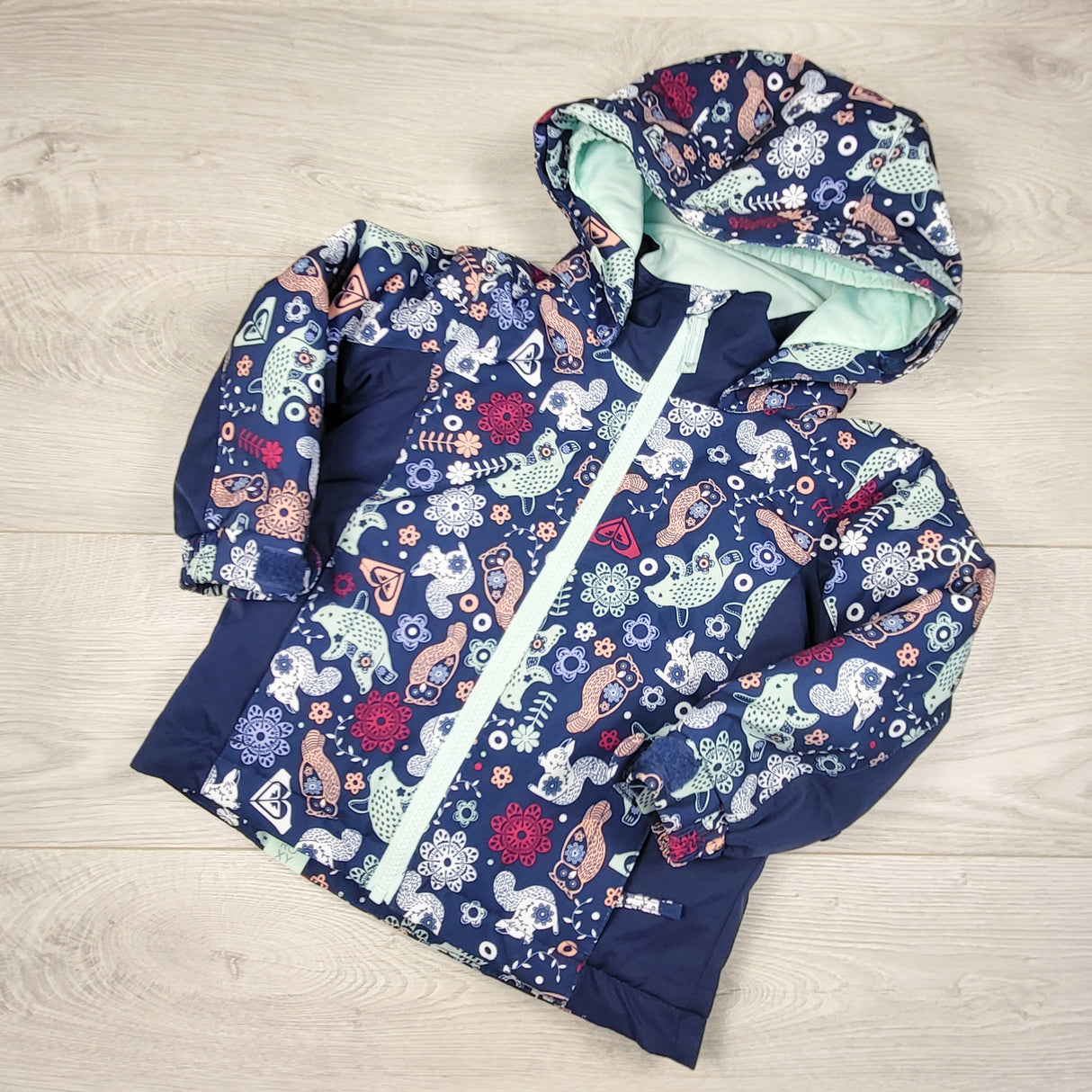 Roxy navy patterned insulated snow jacket. Size 2T