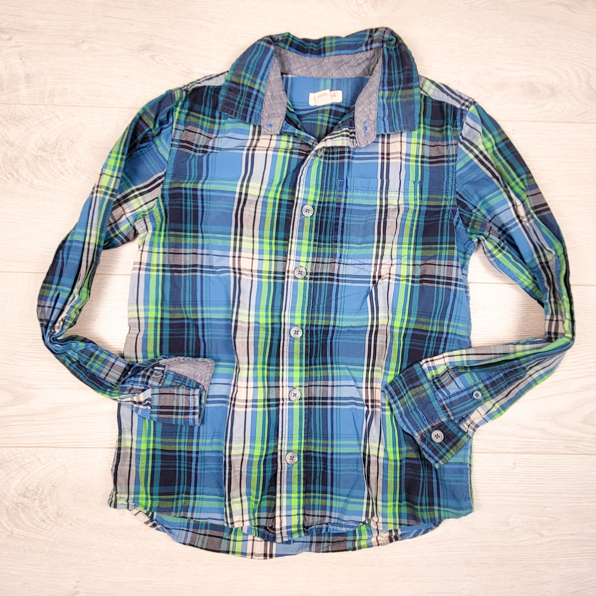 Cat and Jack blue and green plaid button down shirt. Size 8-10 Years
