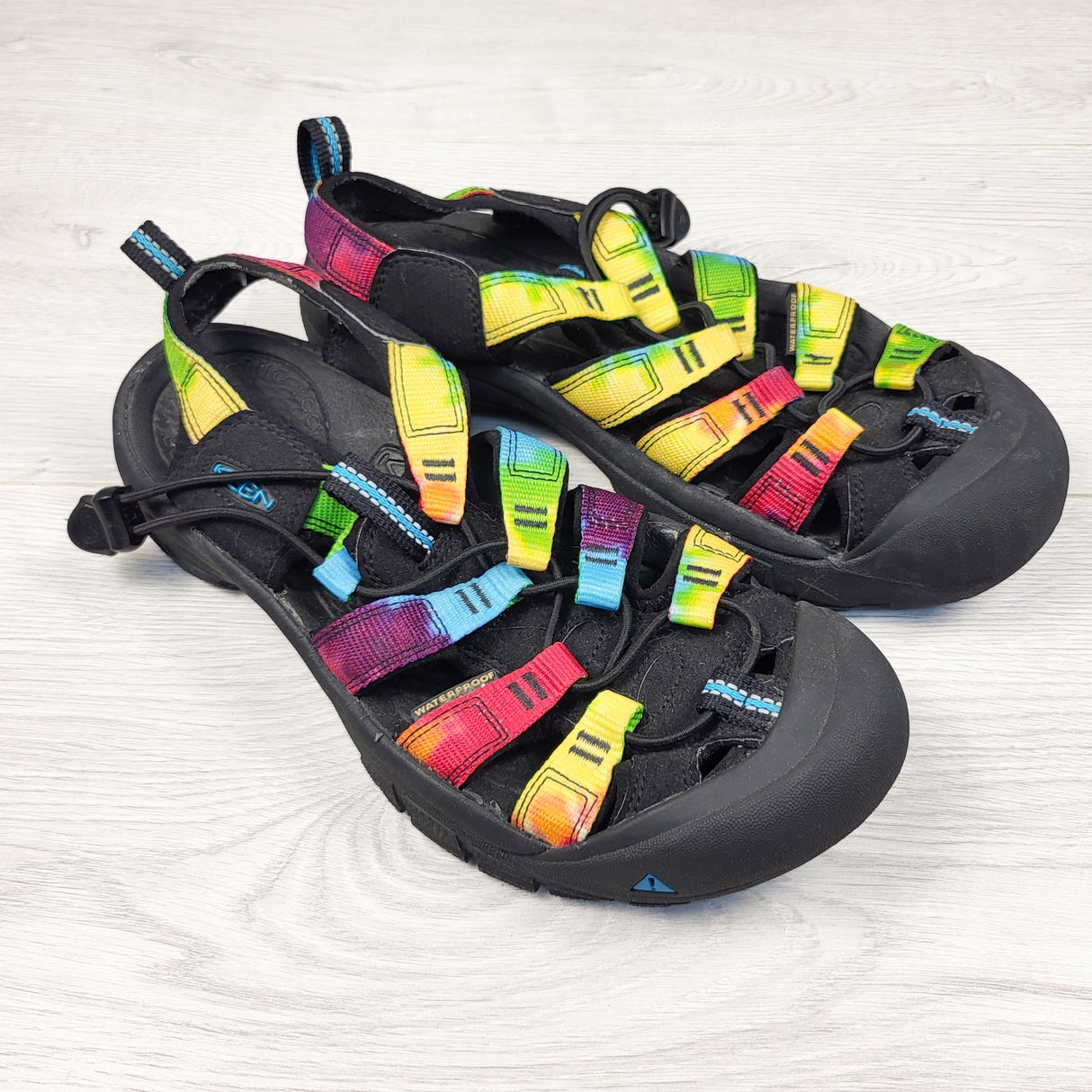 Keen sandals. Ladies size 7.5 (same as youth size 6)