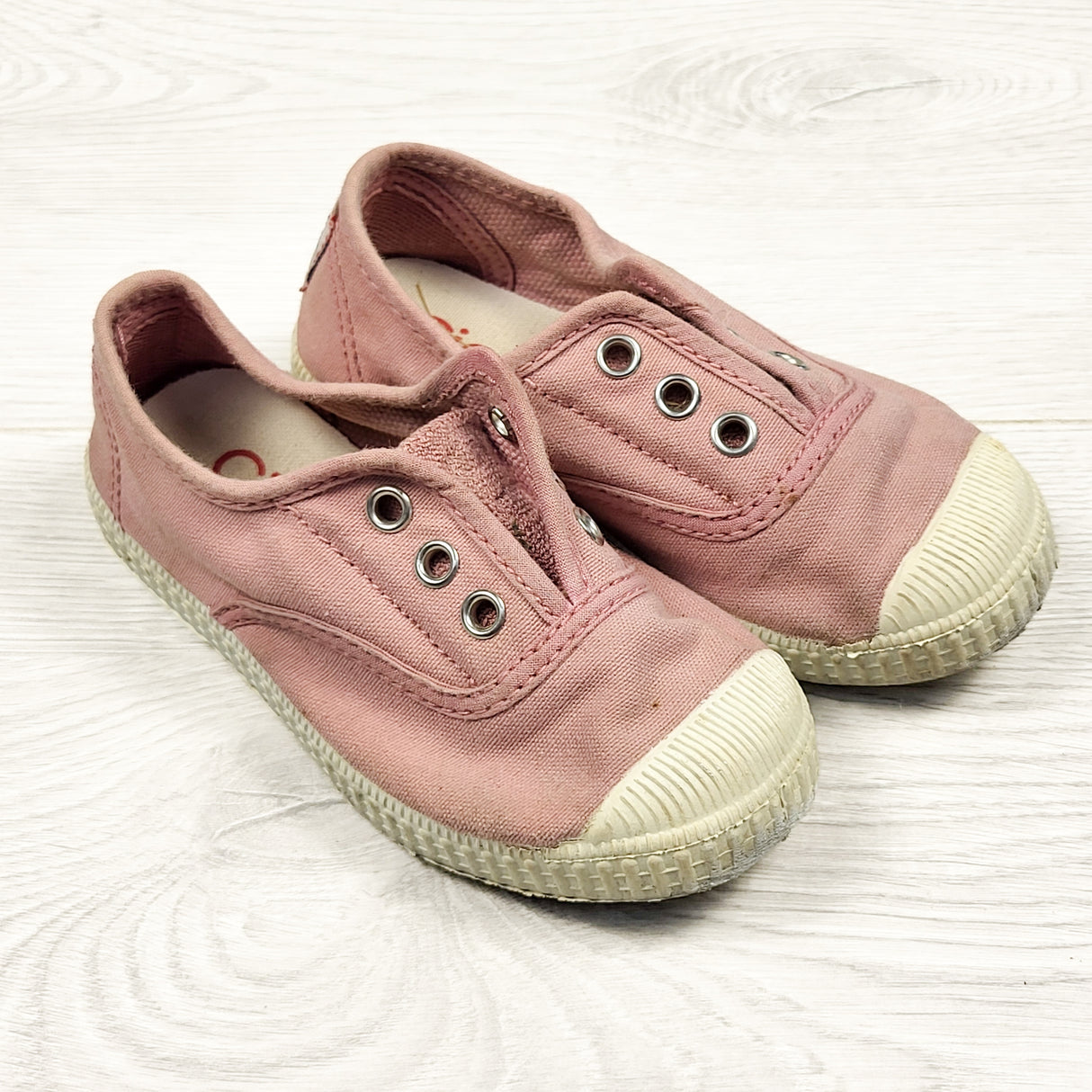 Cienta pink canvas slip-on laceless shoes. Size 8