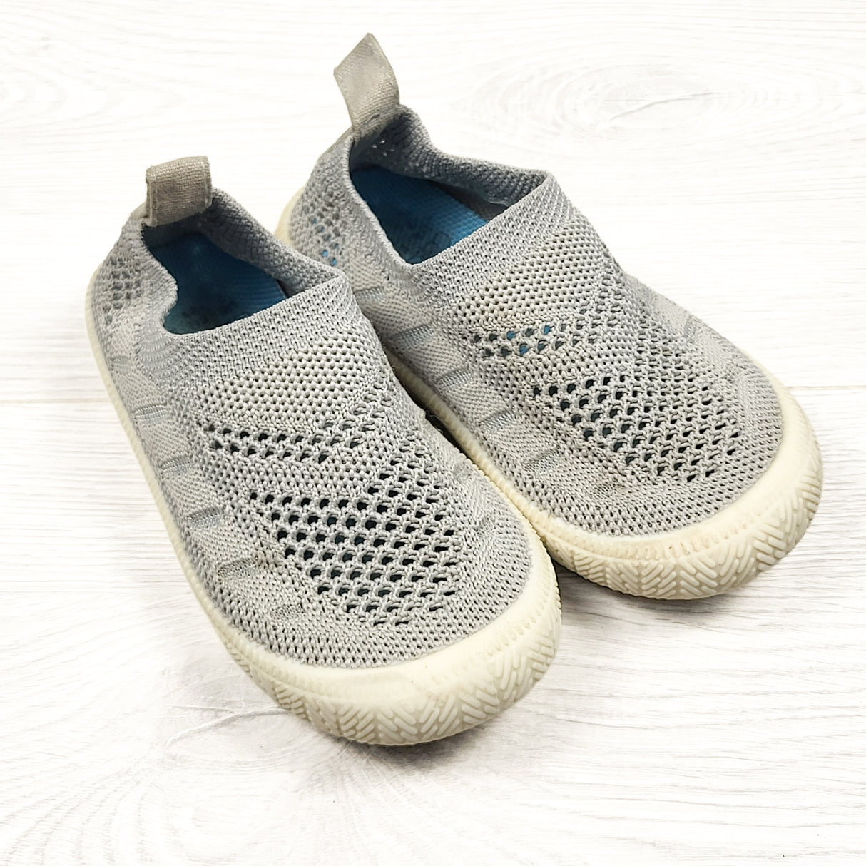 Jan and Jul grey knit "Breeze" shoes. Size 7