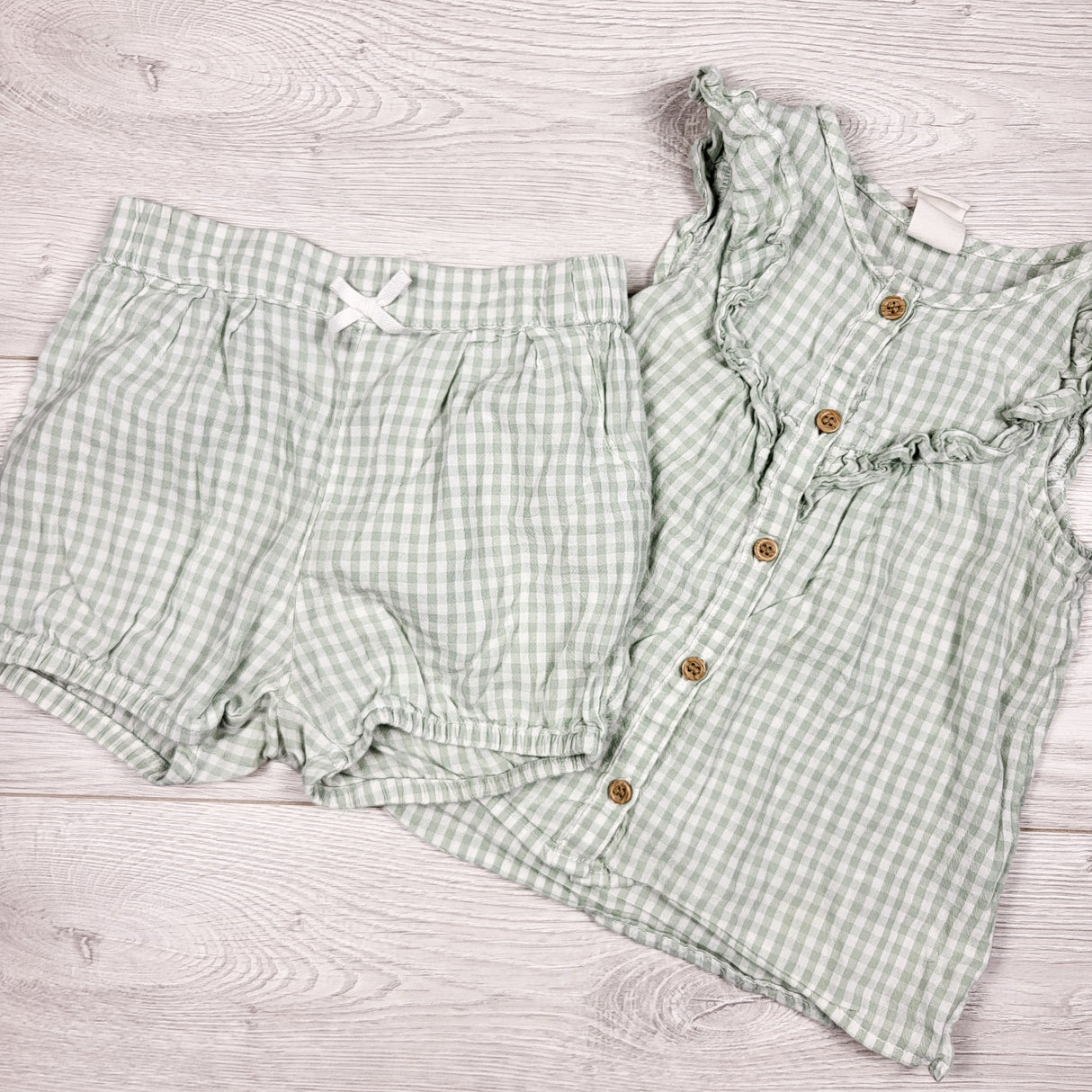 H and M green gingham 2pc set. Size 18-24 months - AS IS