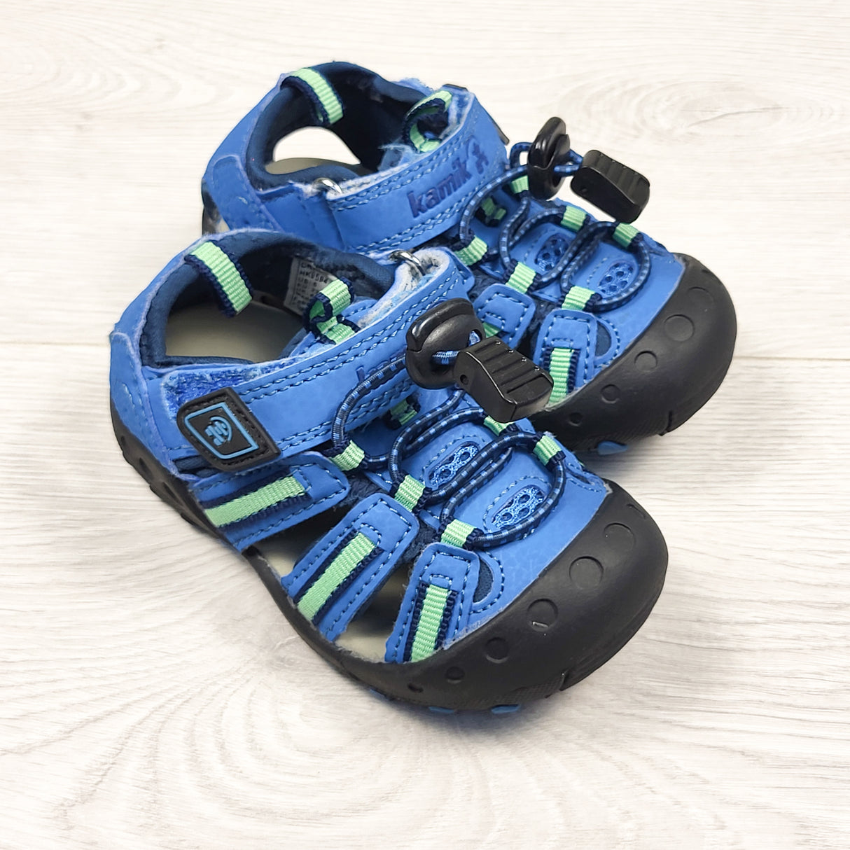Kamik blue closed toe sport sandals. Size 5