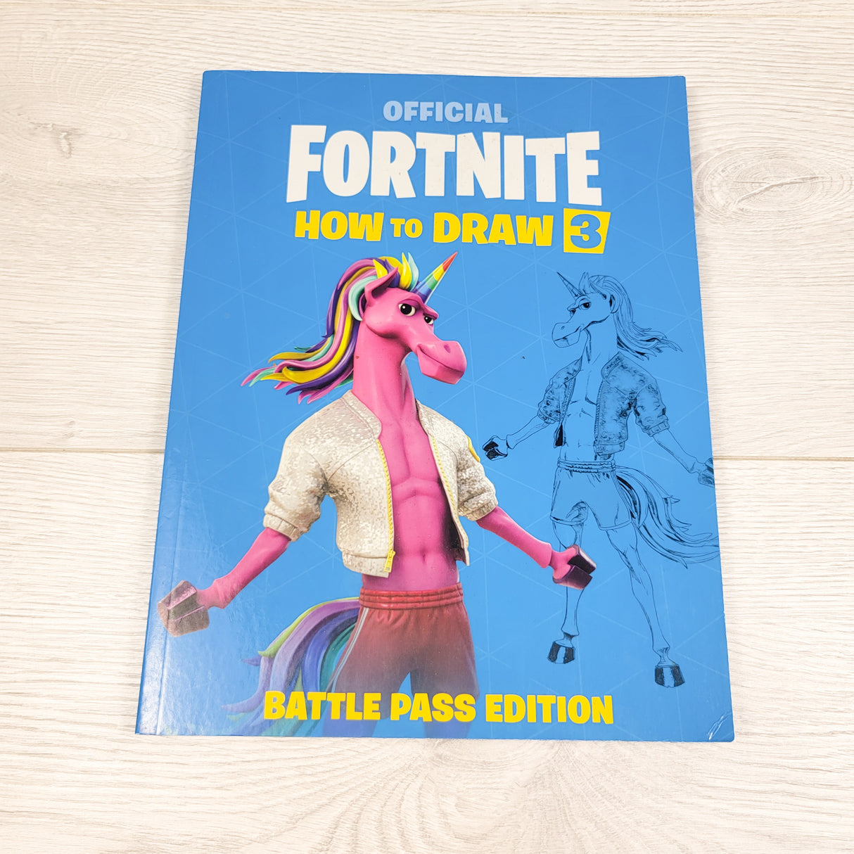 Official Fortnite How to Draw 3. Soft cover book