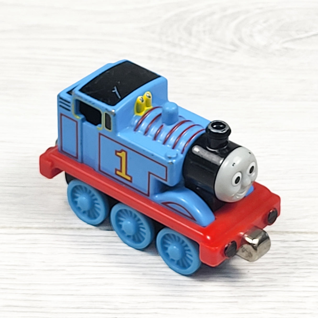 Vintage 2002 Take Along Thomas & Friends "Surprised Face" Thomas die-cast metal toy train