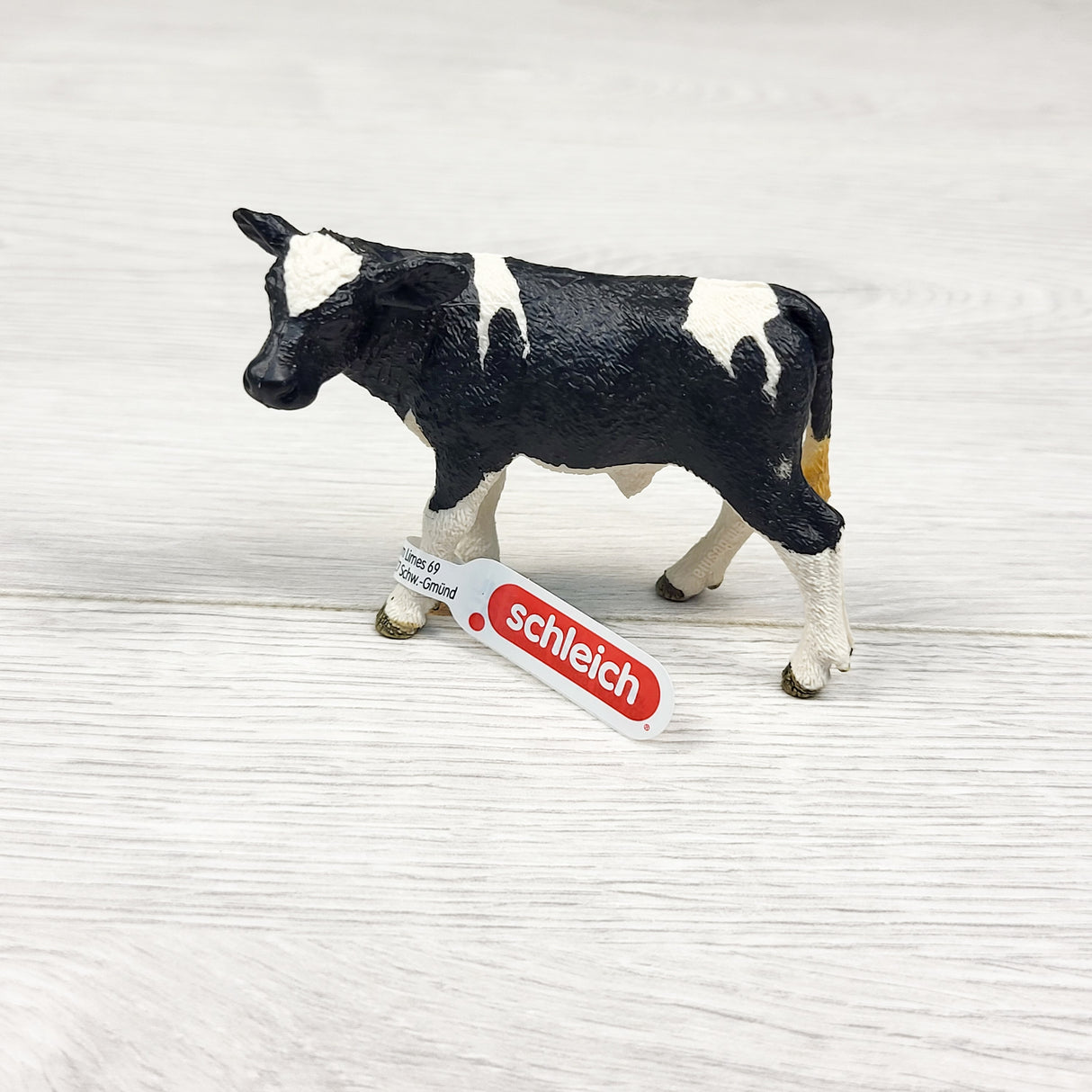 NEW - Schleich Farm World Holstein Calf (Model #13798)