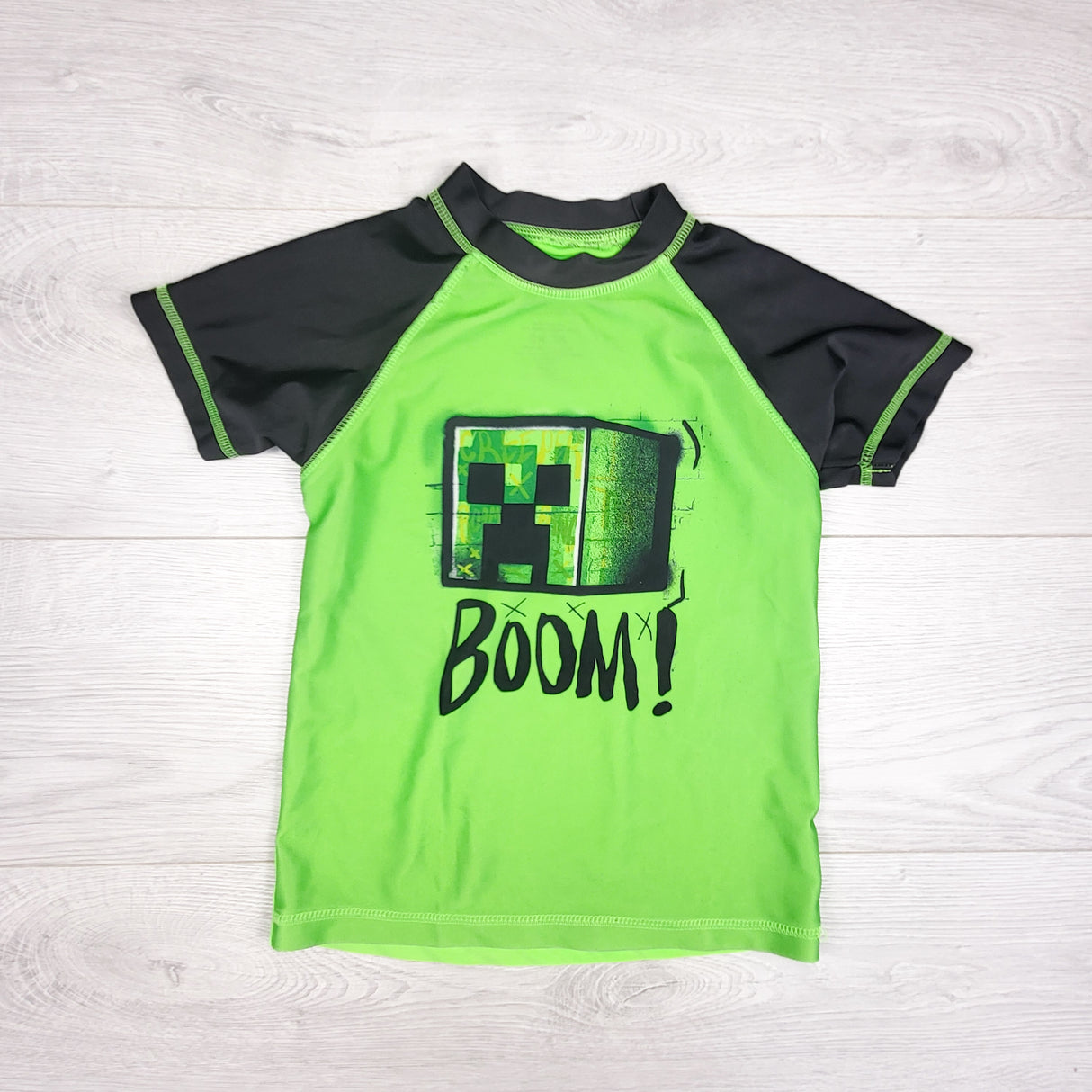 Minecraft green and black rash guard. Size 7/8