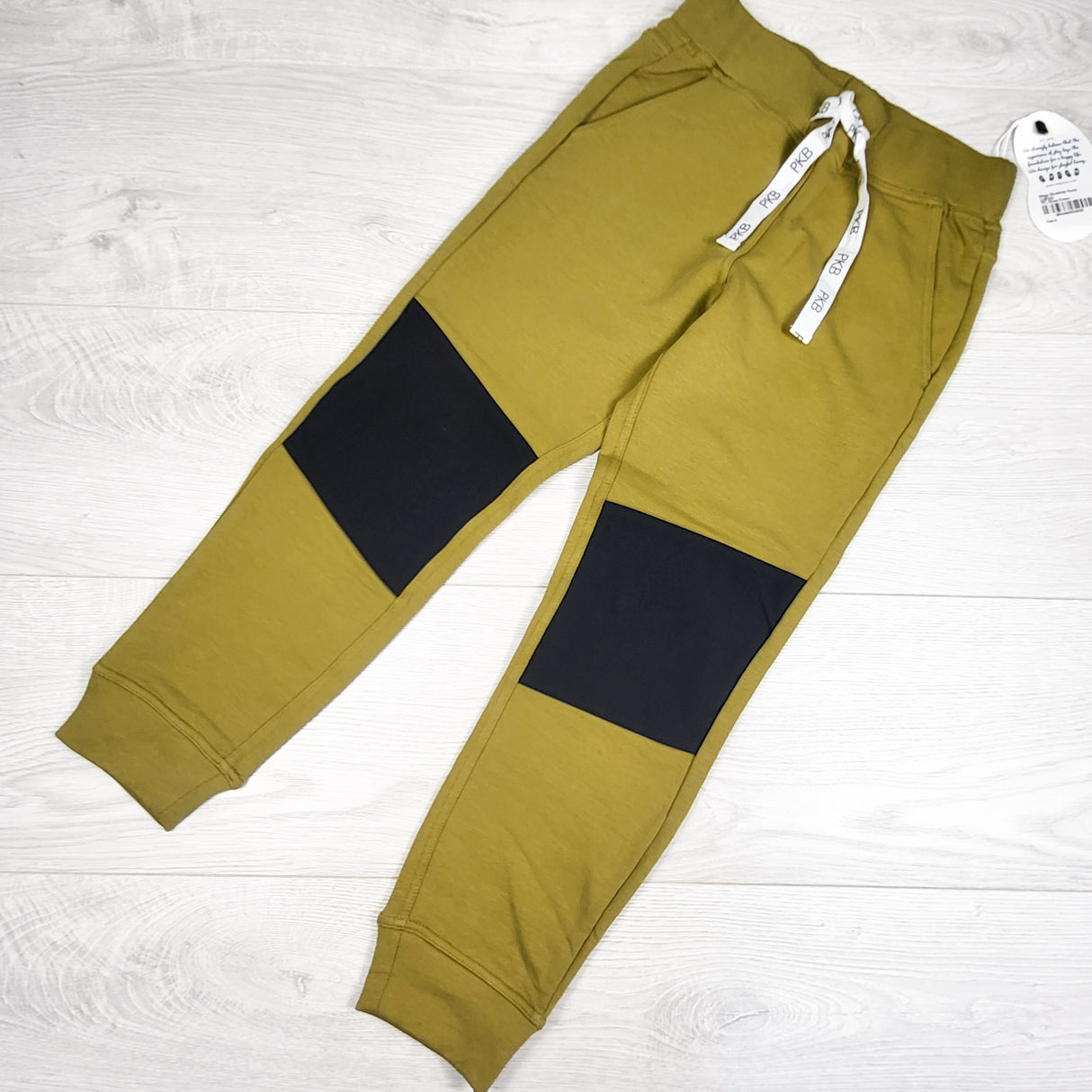 NEW - Peekaboo Beans Mudslide pants in moss green. Size 6