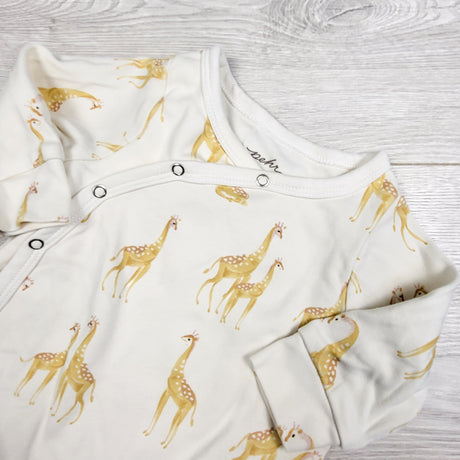 Pehr white organic cotton sleeper with giraffes. Size 0-3 months