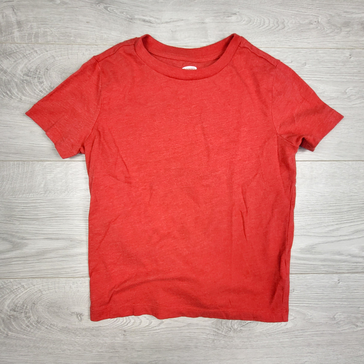 Old Navy red t-shirt. Size 6/7