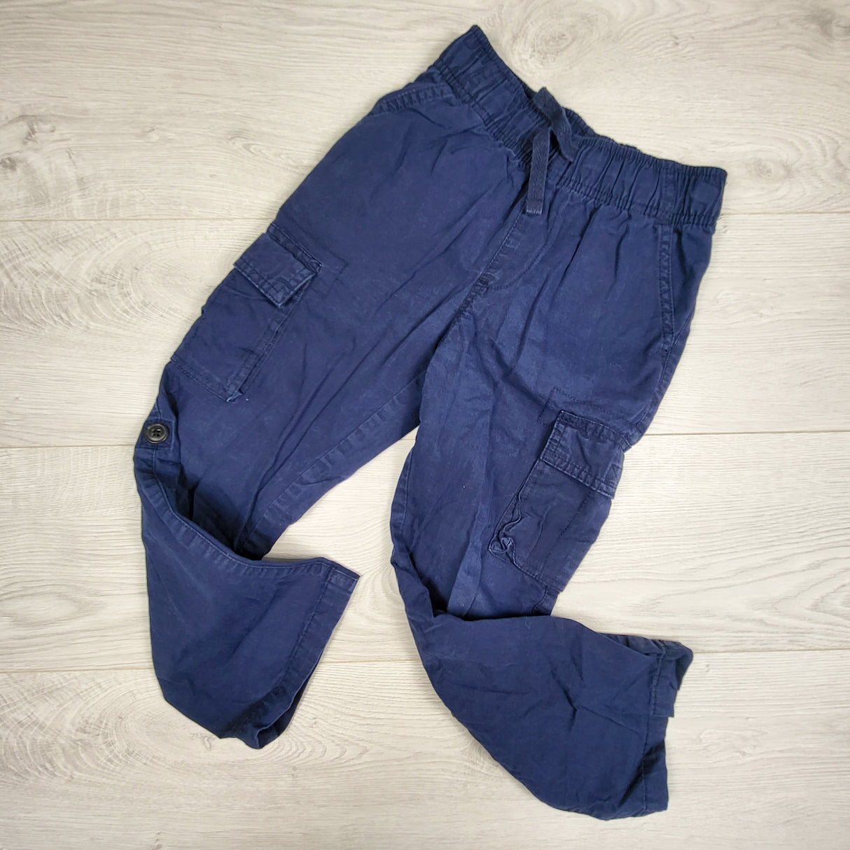 Gap navy cargo pants with roll button cuffs. Size 6