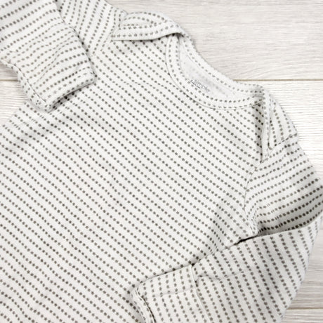 Simple Joys white and grey star patterned sleep gown. Size 0-3 months