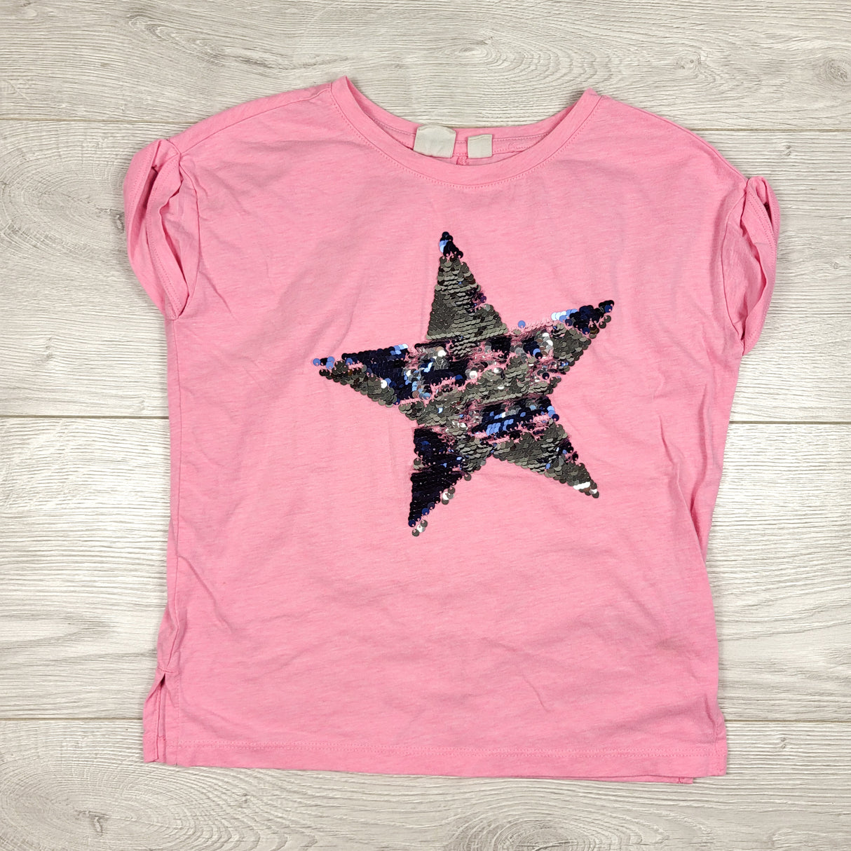 Gap pink t-shirt with flip sequin star. Size 6/7