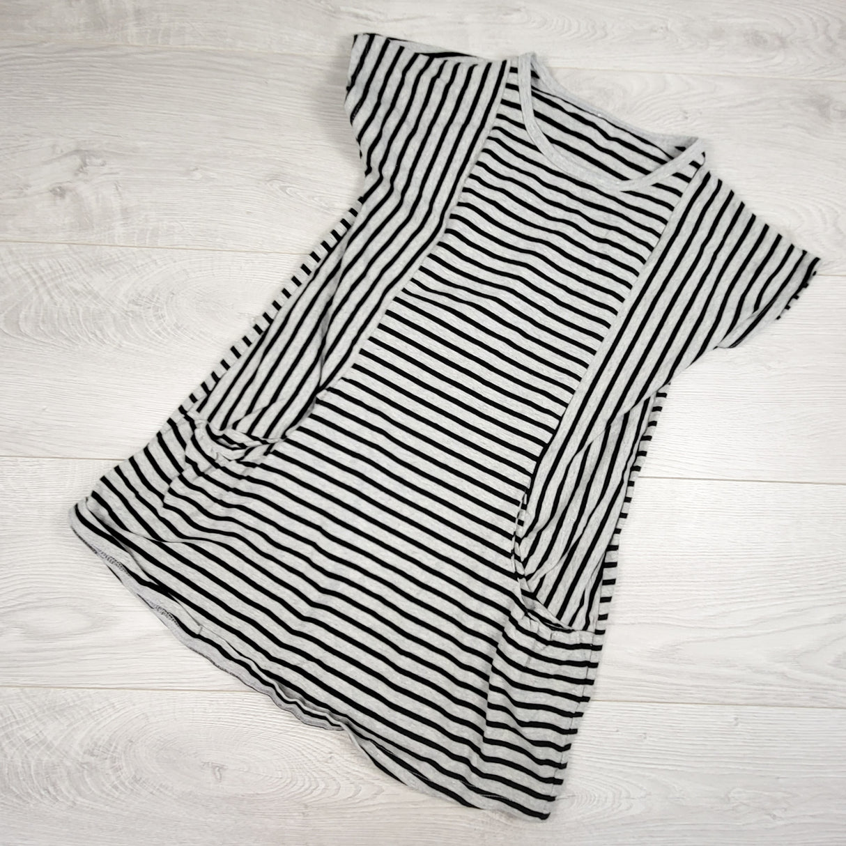 Peekaboo Beans grey and white striped tunic. Size 8